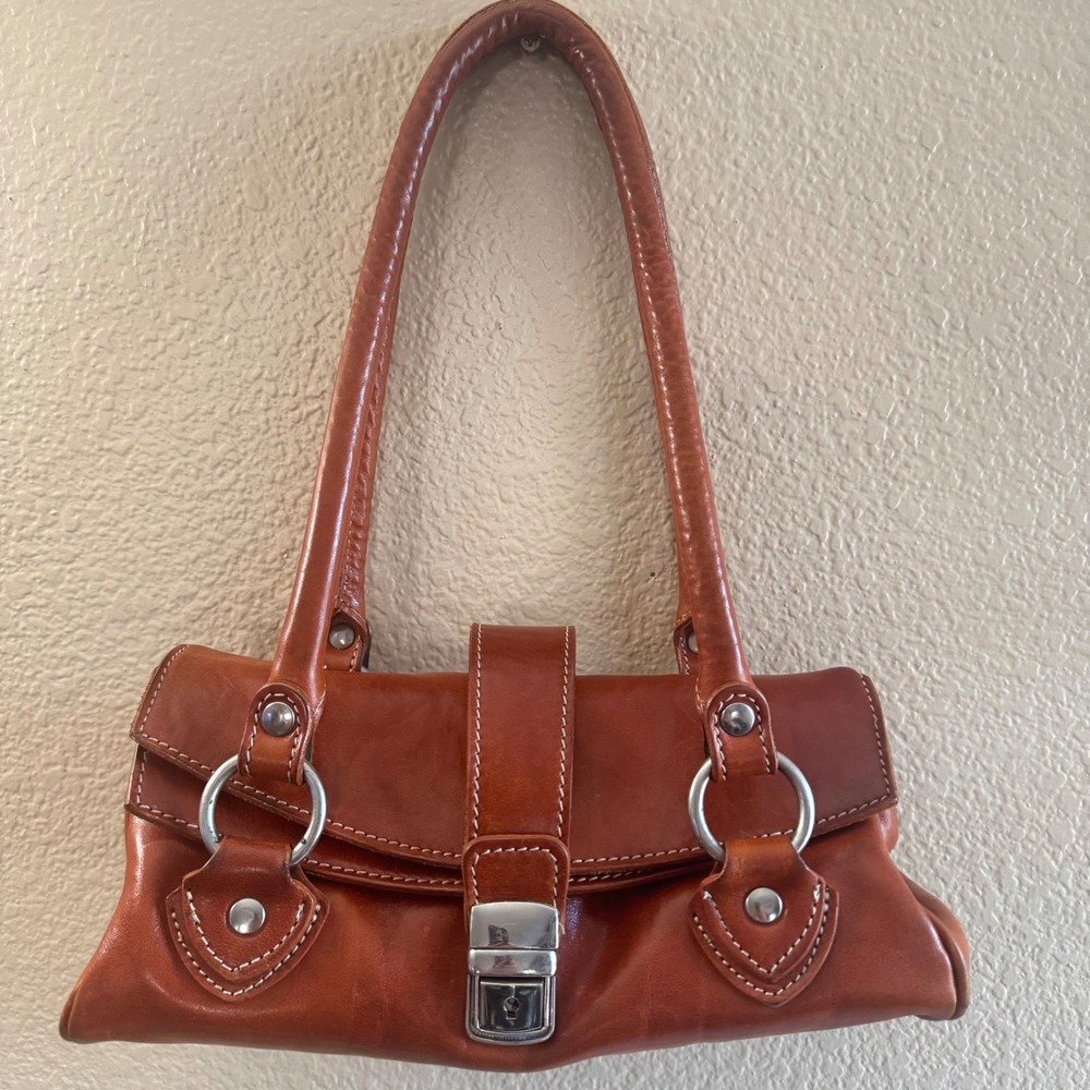 Vintage Floto made in Italy Cognac Leather Baguette Shoulder Bag Push Lock